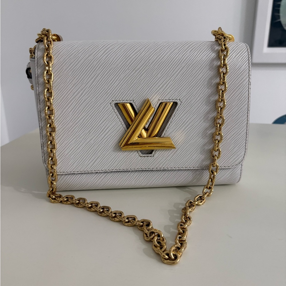 Louis Vuitton Twist MM White Epi Leather Gold Chain Excellent Condition